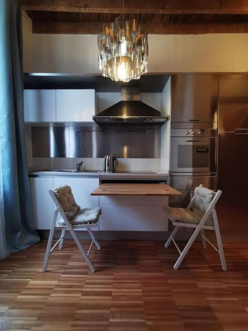Apartamento Metro Stop, Prada & Design *